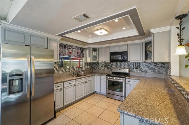 Detail Gallery Image 12 of 27 For 10531 Elm, Bloomington,  CA 92316 - 3 Beds | 2 Baths