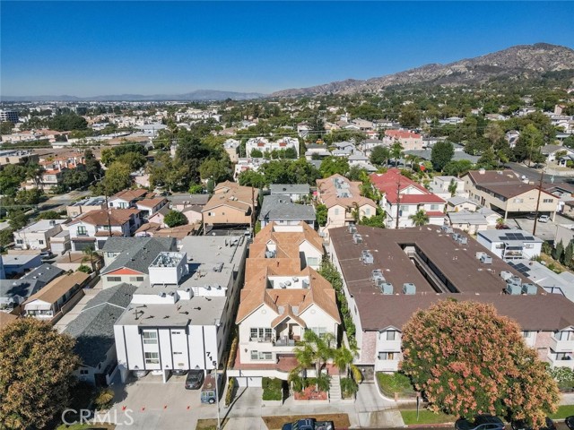 Detail Gallery Image 27 of 34 For 719 E Providencia Ave #106,  Burbank,  CA 91501 - 3 Beds | 3 Baths