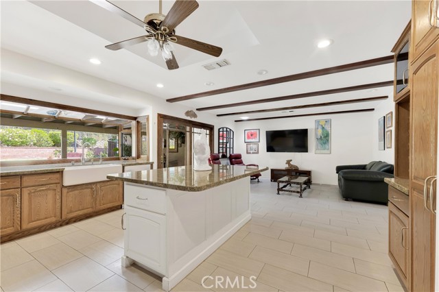 Detail Gallery Image 11 of 37 For 19933 Hiawatha St, Chatsworth,  CA 91311 - 5 Beds | 2/1 Baths