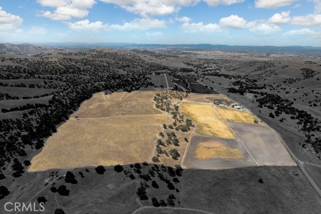 75429 Indian Valley Road, San Miguel CA: https://media.crmls.org/medias/66dac4bf-63e2-4dfd-b29f-2b33c433205e.jpg