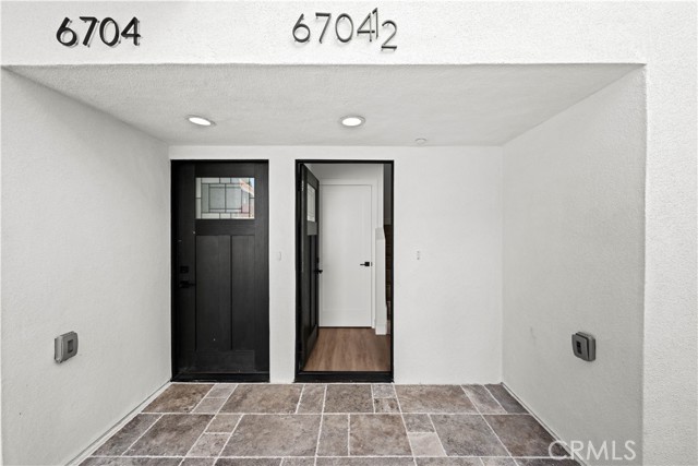 6704 1/2 Kester Avenue, Van Nuys CA: https://media.crmls.org/medias/66daf907-4180-4bfe-8039-061da0c0e957.jpg