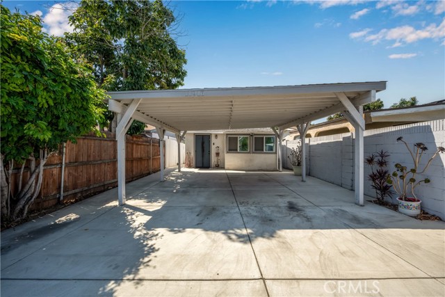 11916 168th Street, Artesia CA: https://media.crmls.org/medias/66db05e3-4f86-4ede-9c4b-06dbae2c1949.jpg