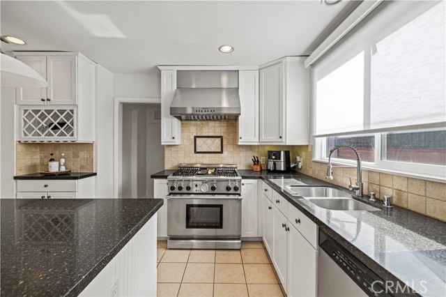 17955 Archwood Street, Reseda CA: https://media.crmls.org/medias/66db1a98-b5b3-4ee6-81ec-e5b41632b614.jpg