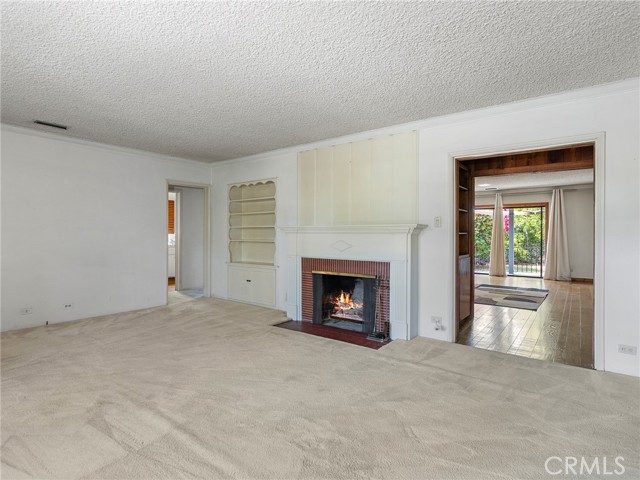 10348 Woodbridge Street, Toluca Lake CA: https://media.crmls.org/medias/66db5950-c32b-48b4-9388-e728a9f8f07d.jpg
