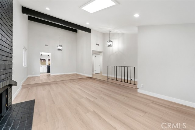 Image 4 of 25 For 9374 Fleetwood Street