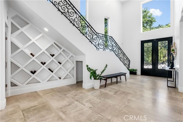 Detail Gallery Image 3 of 65 For 9484 Gloaming Dr, Beverly Hills,  CA 90210 - 4 Beds | 4 Baths