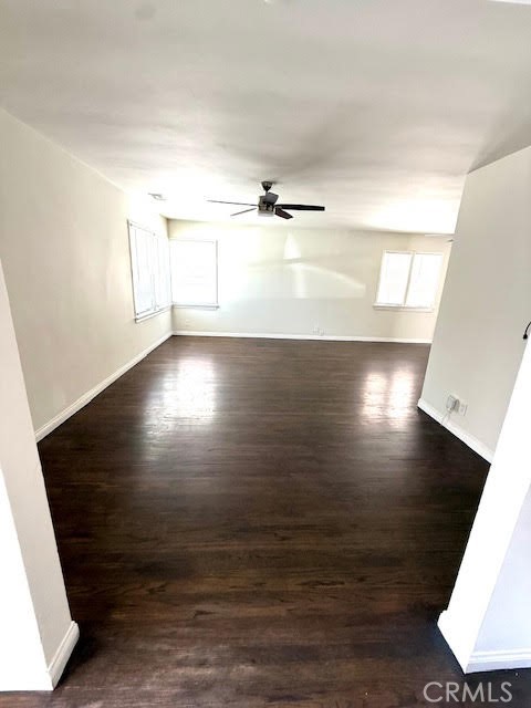 11300 Emelita Street, North Hollywood CA: https://media.crmls.org/medias/66dc7b8d-6e1b-4a87-8738-12e38d318e95.jpg