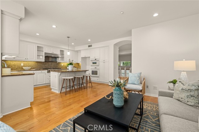 6281 Pacific Pointe Drive, Huntington Beach CA: https://media.crmls.org/medias/66dcfed6-ee33-4fb6-b802-9cbbdc483f90.jpg