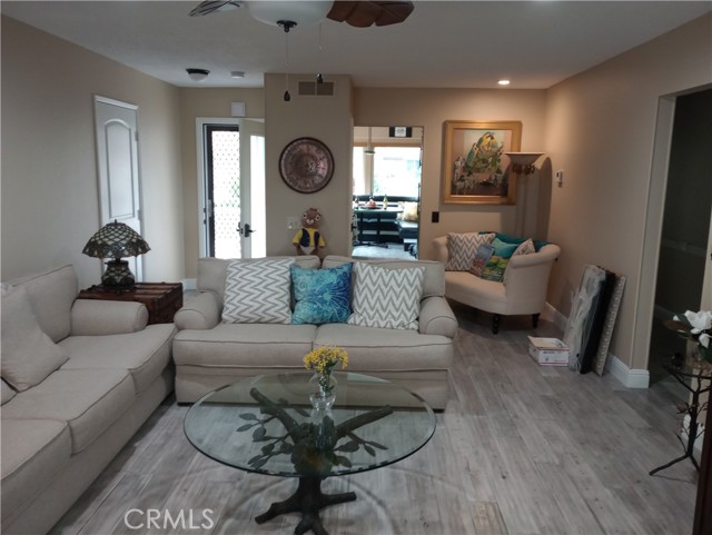 11234 Village 11 photo 7