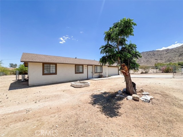 Detail Gallery Image 2 of 17 For 7065 49 Palms Ave, Twentynine Palms,  CA 92277 - 3 Beds | 2 Baths