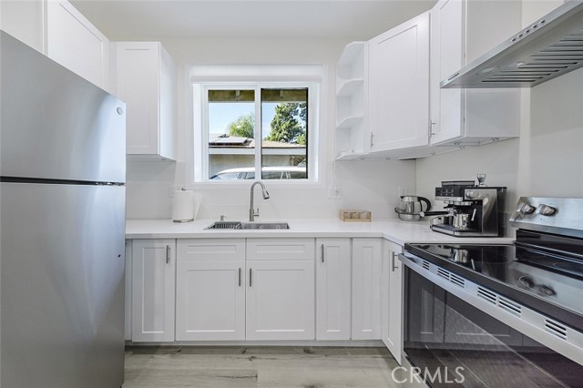 Detail Gallery Image 11 of 23 For 12809 Woodley Ave, Granada Hills,  CA 91344 - 1 Beds | 1 Baths