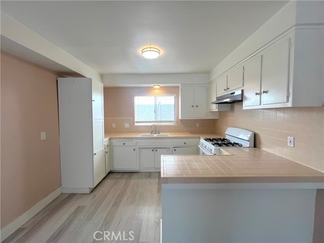 Detail Gallery Image 6 of 13 For 12706 Kornblum Ave #C,  Hawthorne,  CA 90250 - 2 Beds | 1 Baths