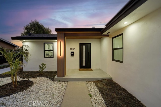 Detail Gallery Image 4 of 49 For 7055 Fallbrook Ave, West Hills,  CA 91307 - 4 Beds | 2 Baths