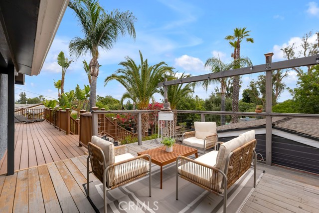 Detail Gallery Image 16 of 29 For 19419 Oxnard St, Tarzana,  CA 91356 - 4 Beds | 4 Baths