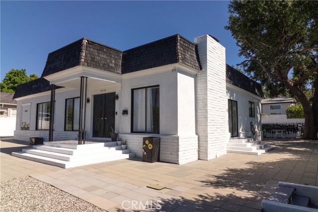 14356 Greenleaf Street, Sherman Oaks CA: https://media.crmls.org/medias/66debc06-5c9a-484f-b435-4d65ad1f553a.jpg