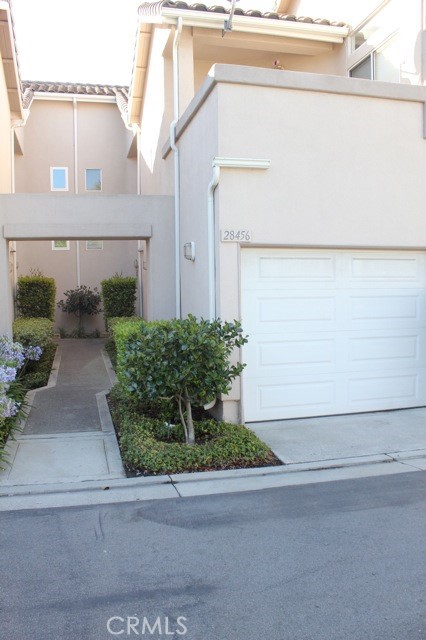 Detail Gallery Image 2 of 9 For 28456 Yosemite Dr, Lake Forest,  CA 92679 - 3 Beds | 3 Baths