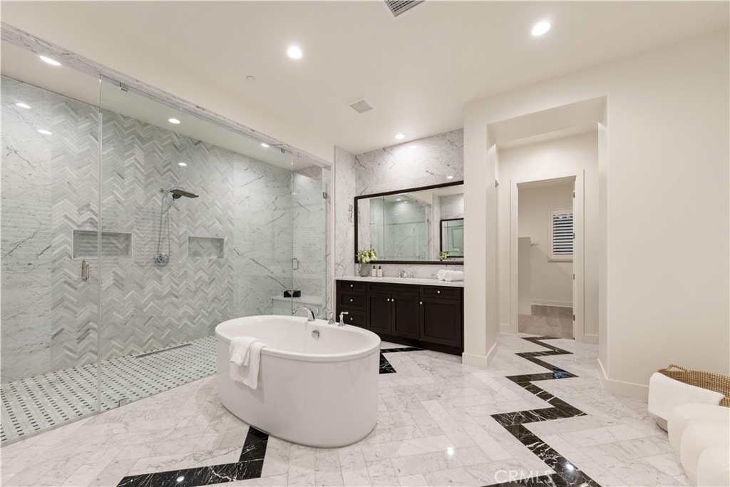 MLS #OC26128917 image #27