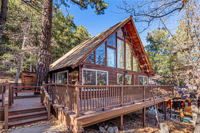 Detail Gallery Image 2 of 51 For 5522 Acorn, Wrightwood,  CA 92397 - 1 Beds | 1/1 Baths