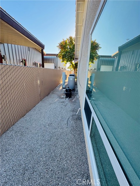 5770 Colorado River, Blythe CA: https://media.crmls.org/medias/66e0fe42-13ae-4c28-96a0-9757dc5945a5.jpg