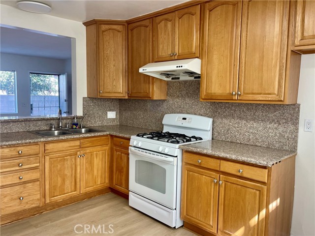 Detail Gallery Image 5 of 11 For 121 E Beacon St #B,  Alhambra,  CA 91801 - 2 Beds | 1 Baths