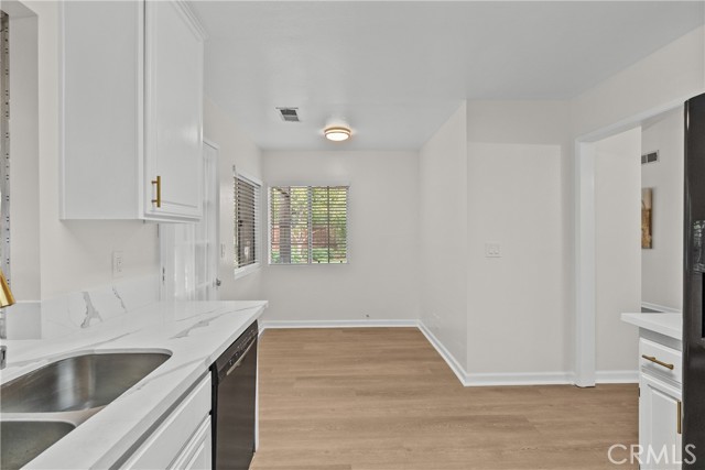 Detail Gallery Image 18 of 40 For 4337 Willow Glen St, Calabasas,  CA 91302 - 3 Beds | 3 Baths