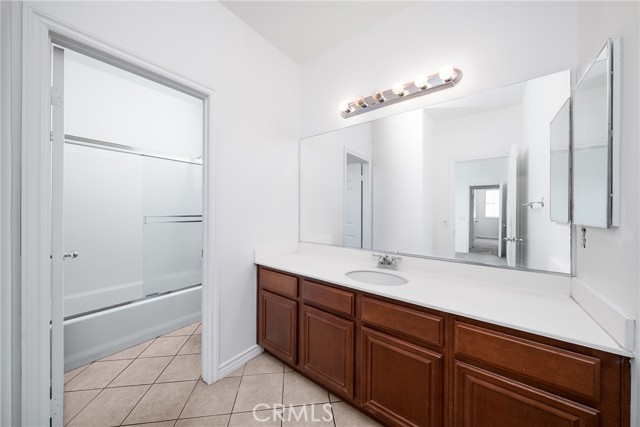 5662 Galasso Avenue, Fontana CA: https://media.crmls.org/medias/66e29316-895f-4536-84d3-5426b436e977.jpg