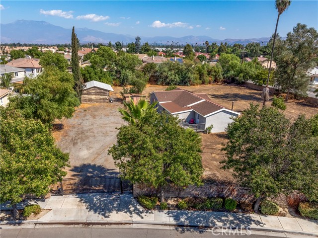 Detail Gallery Image 2 of 42 For 724 Brisbane St, Hemet,  CA 92545 - 3 Beds | 3 Baths