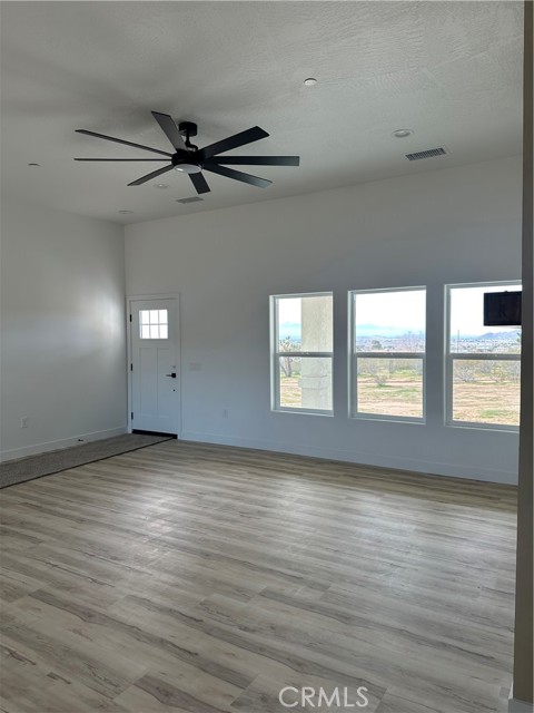 Detail Gallery Image 28 of 35 For 16353 Smokethorn Rd, Apple Valley,  CA 92307 - 3 Beds | 2 Baths