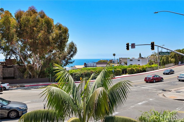 Detail Gallery Image 3 of 25 For 201 Nyes Pl, Laguna Beach,  CA 92651 - 3 Beds | 2 Baths