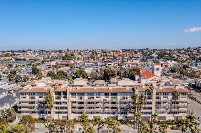 Detail Gallery Image 30 of 34 For 230 S Catalina Ave #303,  Redondo Beach,  CA 90277 - 2 Beds | 2 Baths