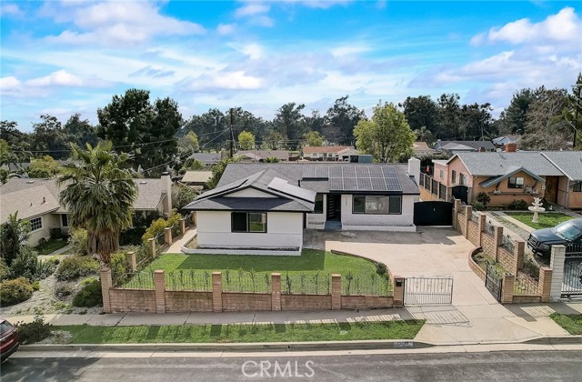 13657 Mindora Avenue photo 2