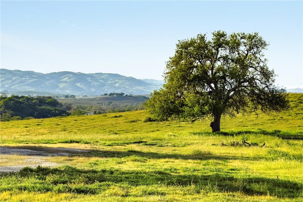 https://media.crmls.org/medias/66e43d6c-ebda-421d-b645-8403cefaa09f.jpg?preset=X-Large