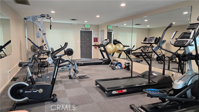 Detail Gallery Image 23 of 25 For 16462 Poipu Ln, Huntington Beach,  CA 92649 - 2 Beds | 2 Baths