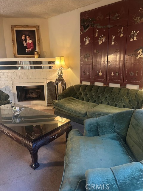 Detail Gallery Image 10 of 11 For 15051 Sherman, Van Nuys,  CA 91405 - 2 Beds | 2 Baths