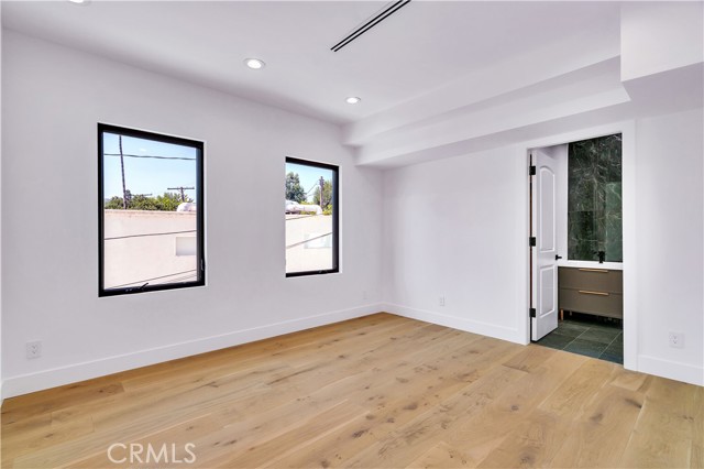 Detail Gallery Image 27 of 57 For 13838 Milbank St, Sherman Oaks,  CA 91423 - 4 Beds | 4 Baths