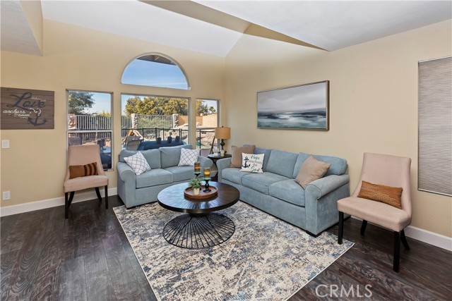 Detail Gallery Image 21 of 73 For 1140 Jonah Dr, Corona,  CA 92882 - 5 Beds | 2/1 Baths