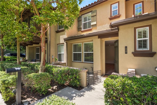 205 Danbrook, Irvine CA: https://media.crmls.org/medias/66e7d240-6939-4d58-971b-bc91044dd973.jpg