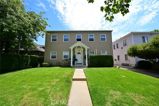 902 S Marengo Avenue, Pasadena CA: https://media.crmls.org/medias/66e82195-a745-4788-ab12-e5f84017e252.jpg