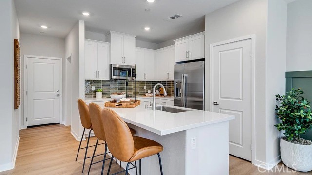 Detail Gallery Image 2 of 21 For 8463 Gabrielino Ct, Rancho Cucamonga,  CA 91730 - 3 Beds | 3 Baths