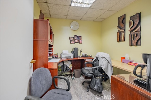 515 S Olive Street, Los Angeles CA: https://media.crmls.org/medias/66e8f70a-ecd8-404a-9774-68b3ac0ef4cc.jpg
