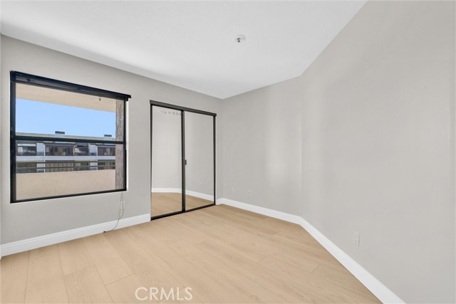 Image 16 of 30 For 220 Nice  110