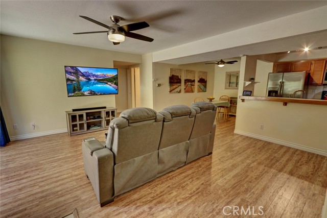 25712 Le Parc, Lake Forest CA: https://media.crmls.org/medias/66ec6e98-8cf3-499c-b600-ee59dc20a944.jpg