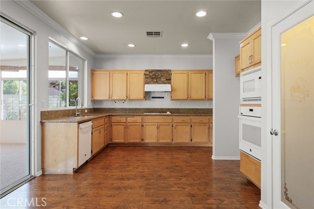 Detail Gallery Image 11 of 57 For 1276 Roberta Ct, Simi Valley,  CA 93065 - 4 Beds | 3 Baths