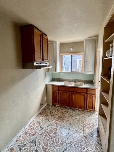 Detail Gallery Image 11 of 13 For 7700 Mckinley, Los Angeles,  CA 90001 - – Beds | – Baths