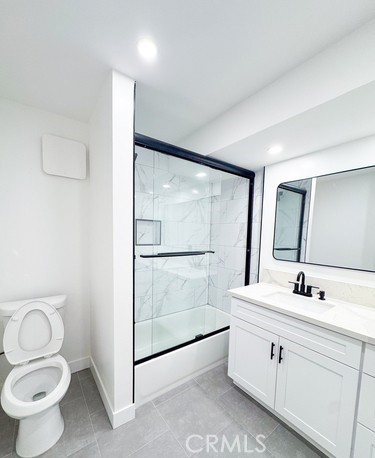 17000 Burbank Boulevard, Encino CA: https://media.crmls.org/medias/66eda59b-0b6a-4690-9d68-9dbc20d24a1a.jpg