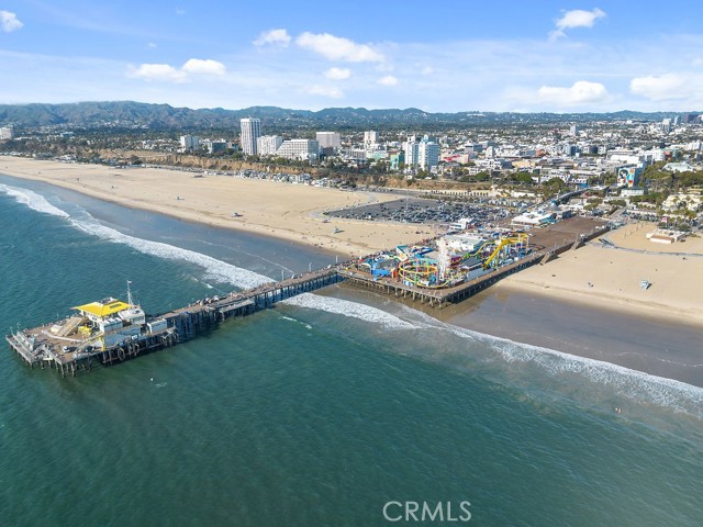 Detail Gallery Image 7 of 42 For 1101 Lincoln Bld 1a,  Santa Monica,  CA 90403 - 2 Beds | 2 Baths