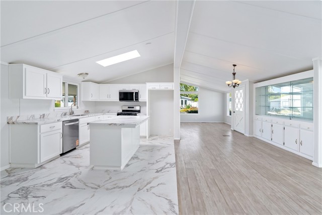 Front Image Thumbnail for CRNS25266599