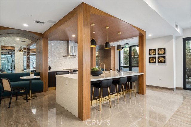 Detail Gallery Image 30 of 38 For 1333 S Orange Grove Ave #401,  Los Angeles,  CA 90019 - 3 Beds | 2/1 Baths