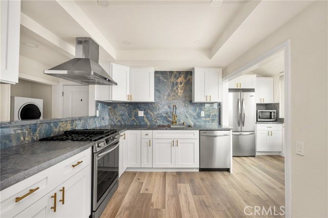 17110 Bluewater Lane, Huntington Beach CA: https://media.crmls.org/medias/66f0a39e-b121-426c-92fd-44fb3505a420.jpg