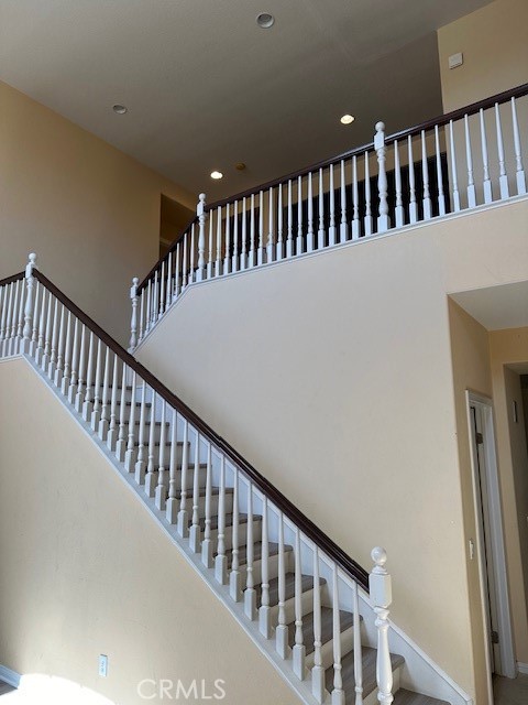 Detail Gallery Image 4 of 28 For 13004 Hillhaven Ct, Victorville,  CA 92392 - 5 Beds | 3/1 Baths